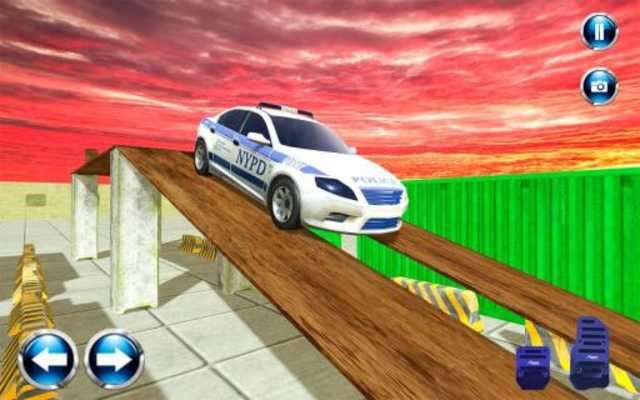 Play Police Car Parking Challenge 