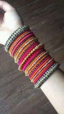 Play Silk Bangle Designs 