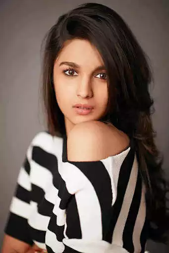 Play Alia Bhatt HD Wallpapers  and enjoy Alia Bhatt HD Wallpapers with UptoPlay