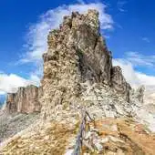 Free play online Amazing Mountain HD Background APK