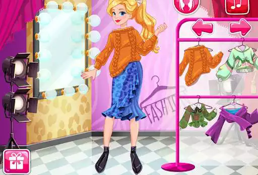 Play Autumn Winter Fashion Week - Dress up games as an online game Autumn Winter Fashion Week - Dress up games with UptoPlay