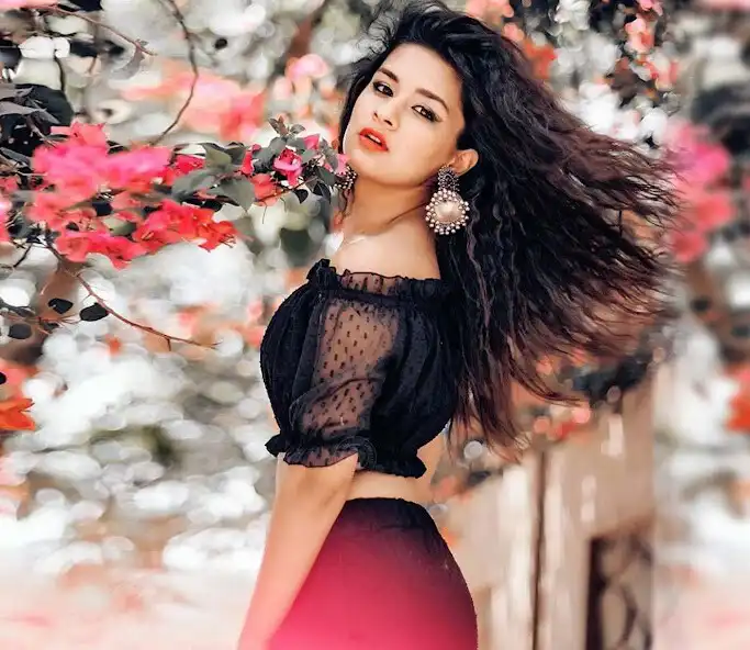 Play Avneet Kaur Wallpapers HD as an online game Avneet Kaur Wallpapers HD with UptoPlay