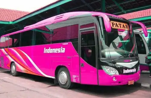 Play Bus Oleng Indonesia Wallpaper  and enjoy Bus Oleng Indonesia Wallpaper with UptoPlay