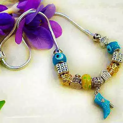 Play Jewelry Craft Idea