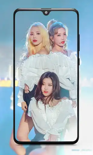 Play Loona Wallpaper K-POP HD 2021  and enjoy Loona Wallpaper K-POP HD 2021 with UptoPlay