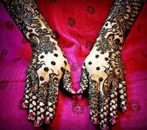 Play Mehndi Best Designs Art as an online game Mehndi Best Designs Art with UptoPlay