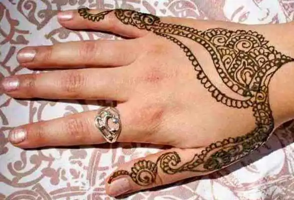 Play Mehndi Design Idea