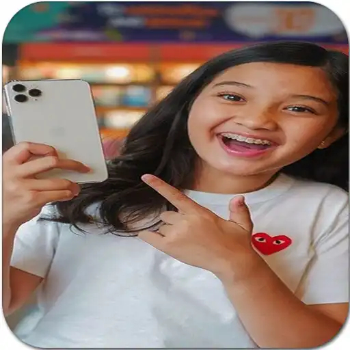 Play Naisa Alifia Yuriza Wallpaper APK