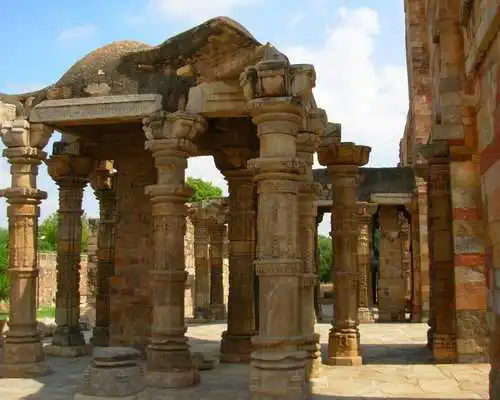 Play Qutub Minar Jigsaw Puzzles