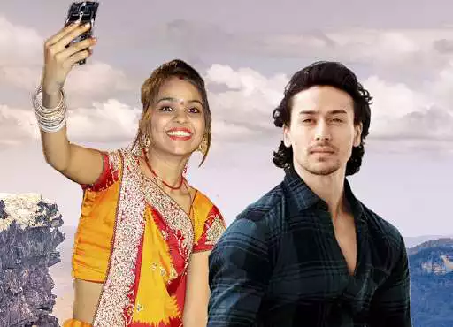 Play Selfie With Tiger Shroff  and enjoy Selfie With Tiger Shroff with UptoPlay